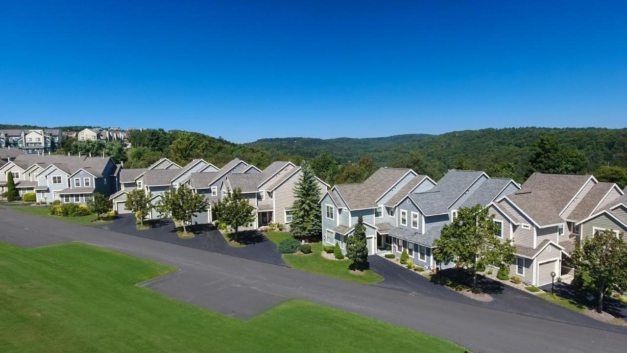 Seven Springs Woodridge 4 Bedroom Premium Condo, Mountain Views! * Champion